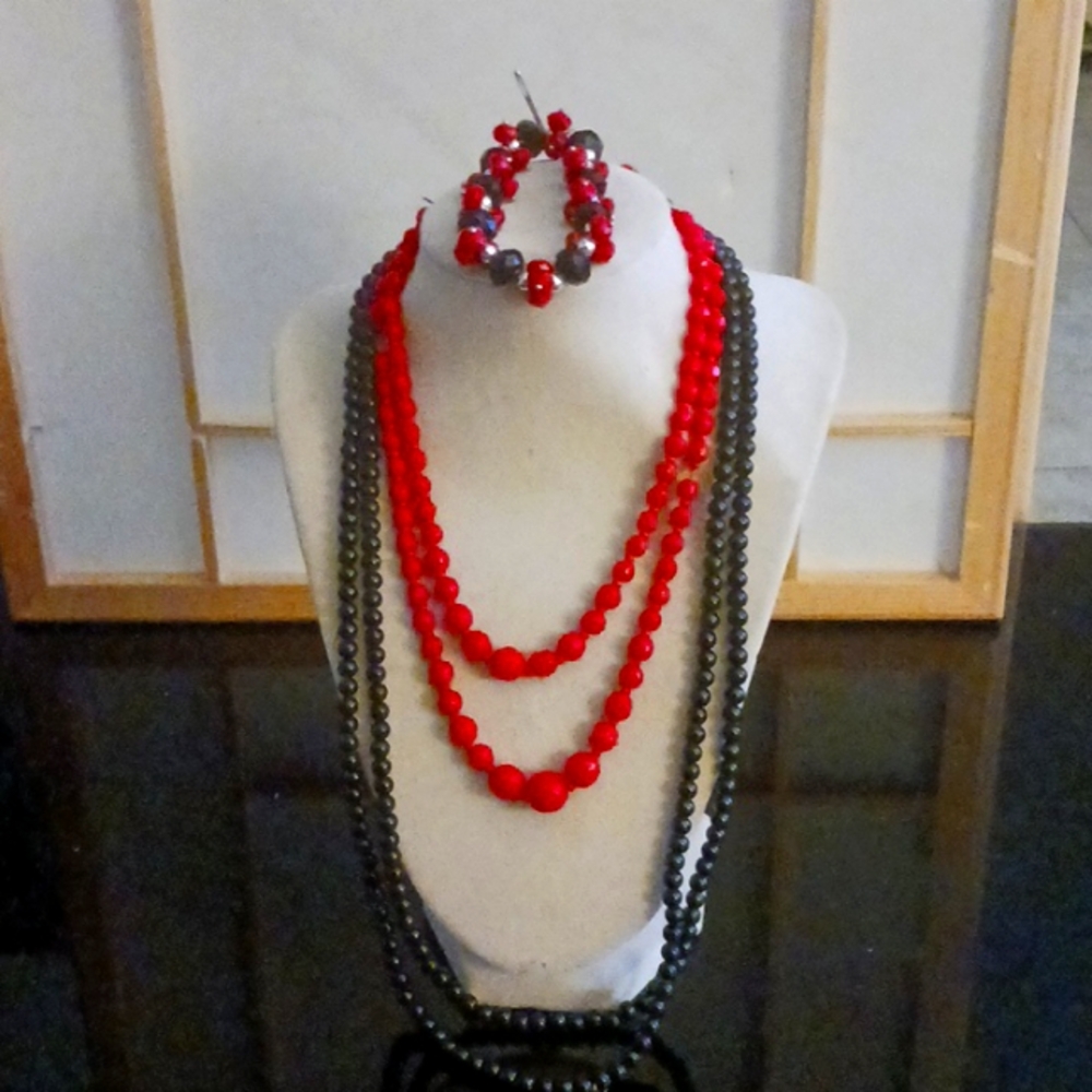 Vintage Crystal Black & Red Necklaces,  Beaded Crystal Black&Red Crystal Braclet